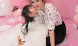 爸爸爆料女儿被亲的视频,网友热议家庭温馨时刻